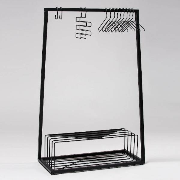 Utiliser le porte-manteau sur pied Lume ensemble grand noir pour une décoration minimaliste à Lille 59 Nord